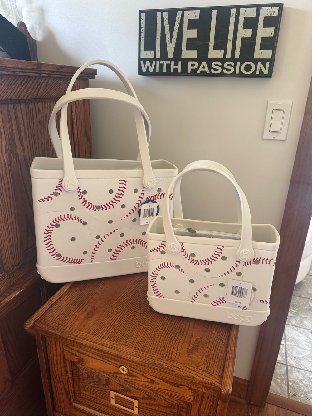 BOGG BASEBALL WHITE RED TOTES NEW
SET OF 2 BITTY BOGG & REGULAR BASEBALL BOGG!